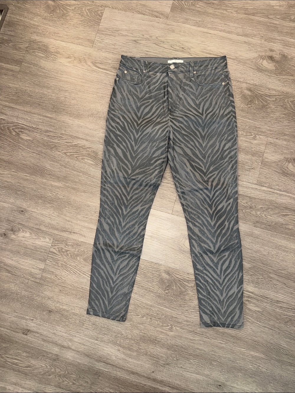 7 for all Mankind Gray Zebra Print Skinny Jeans Size 31 j14